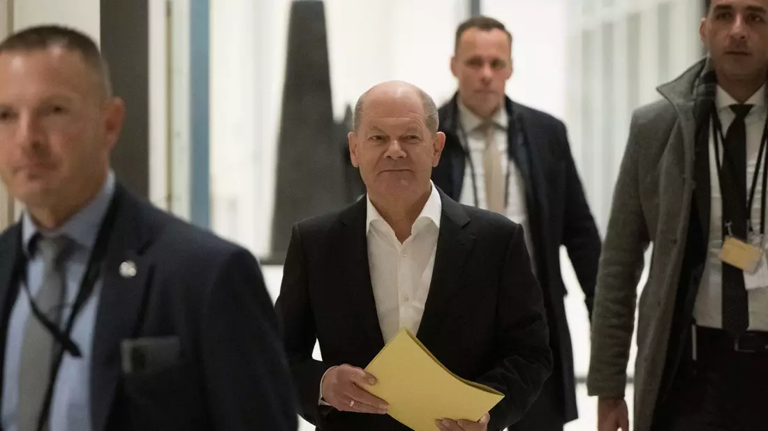 Steckt mit der SPD zu Beginn eines Superwahljahrs mit Europawahl und drei Landtagswahlen tief im Umfragekeller fes: Olaf Scholz. - Bild: Sebastian Christoph Gollnow/dpa