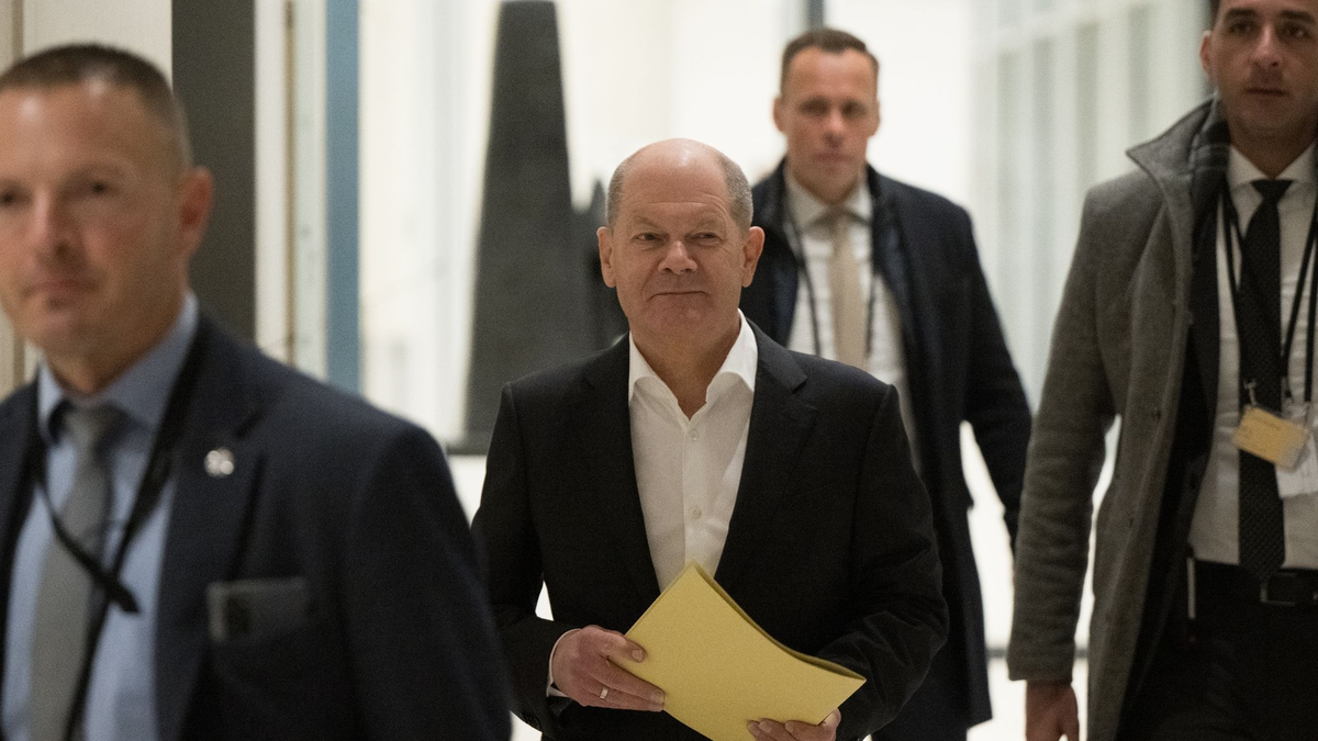 Steckt mit der SPD zu Beginn eines Superwahljahrs mit Europawahl und drei Landtagswahlen tief im Umfragekeller fes: Olaf Scholz. - Foto: Sebastian Christoph Gollnow/dpa