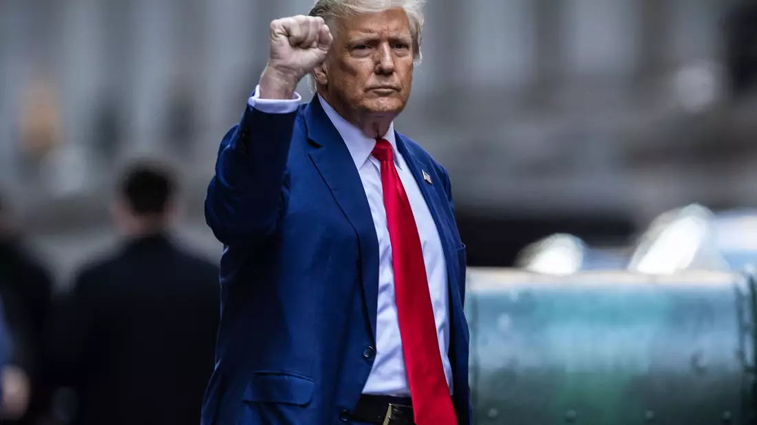 Bezeichnet sich abermals als «unschuldigen Mann»: Donald Trump. - Bild: Stefan Jeremiah/AP/dpa