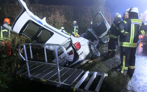 POL-OL: +++ Westerstede: schwerer Verkehrsunfall im Nebel +++ - Foto: presseportal.de