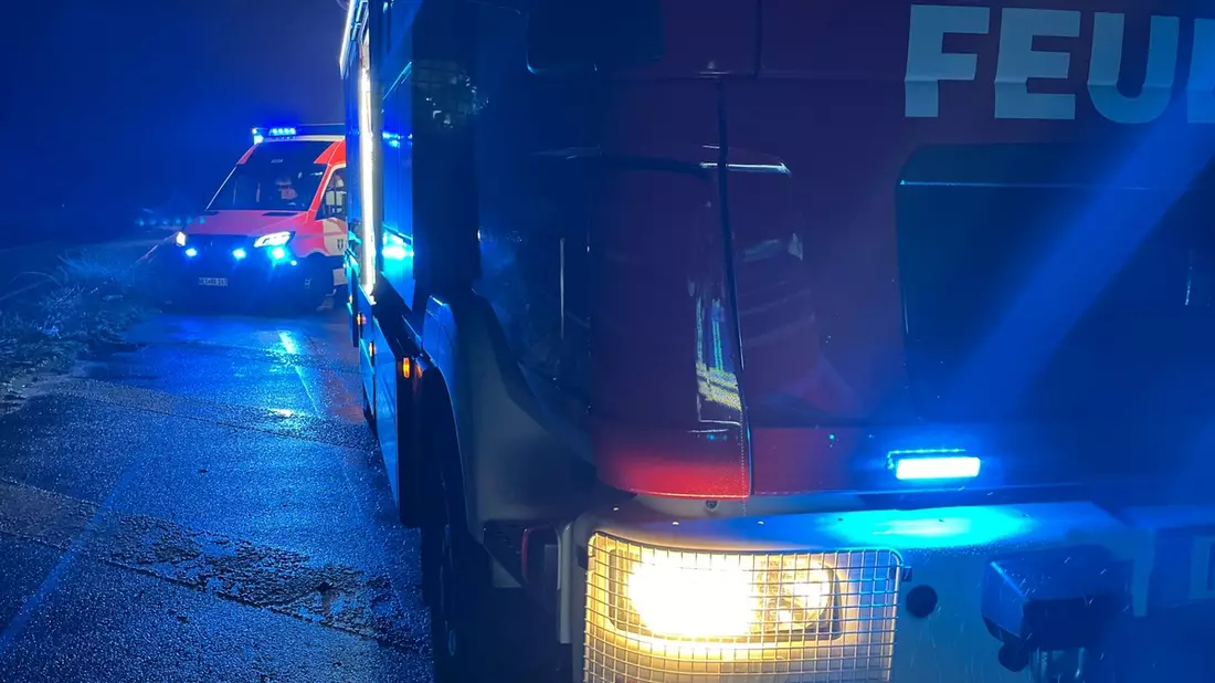 FW Moers: Glatteis sorgt für zahlreiche Unfälle auf den Autobahnen - Bild: presseportal.de