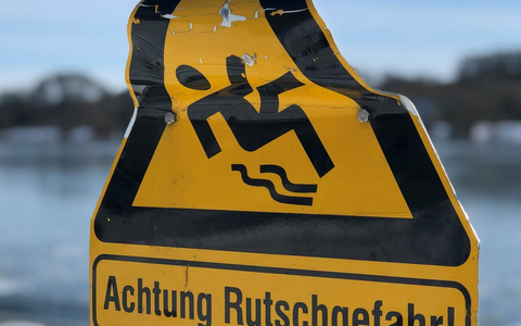 POL-DO: Radfahrer stürzt bei Glätte - Lebensgefahr - Foto: presseportal.de