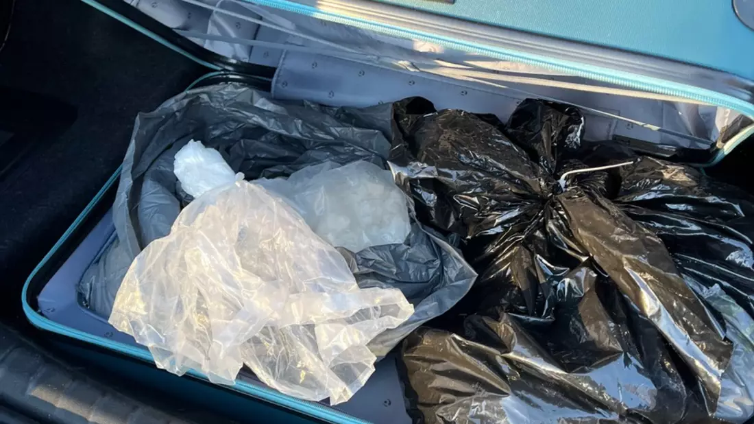 HZA-MS: Zoll Münster: 69 Kilo der Droge 2-MMC versteckt im Kofferraum aufgefunden / Mann beim Drogenschmuggel auf der BAB 30 aufgehalten - Bild: presseportal.de