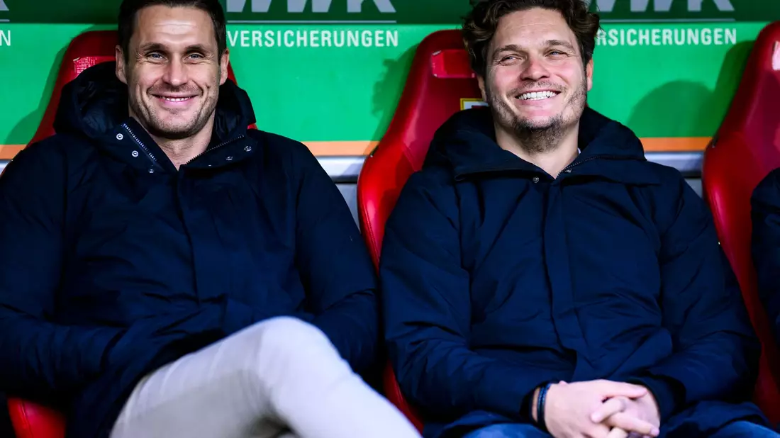 BVB-Sportdirektor Sebastian Kehl (l) und Trainer Edin Terzic hoffen auf einen erfolgreichen Start ins neue Jahr. - Bild: Tom Weller/dpa