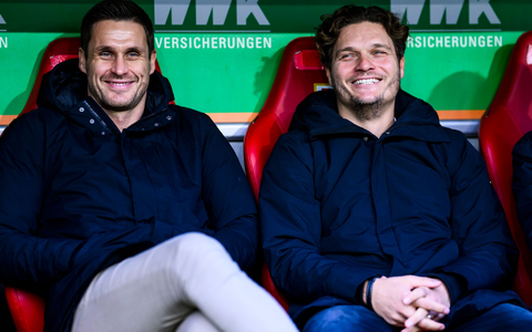 BVB-Sportdirektor Sebastian Kehl (l) und Trainer Edin Terzic hoffen auf einen erfolgreichen Start ins neue Jahr. - Foto: Tom Weller/dpa