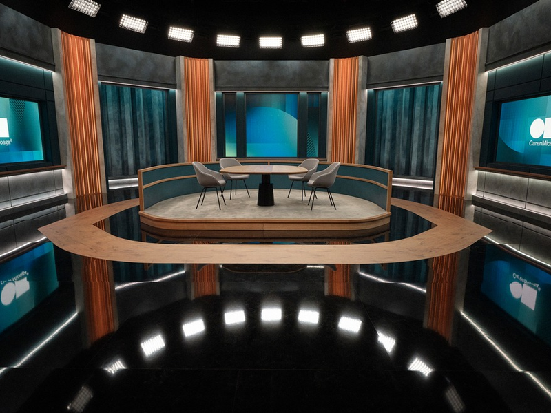 Caren Miosga zu ihrem neuen Studio Ideale Voraussetzungen für längere und tiefergehende Gespräche / Start von Caren Miosga: Sonntag, 21. Januar, 21.45 Uhr, Das Erste - Foto: NDR/Philipp Rathmer / Weiterer Text über ots und www.presseportal.de/nr/69086 / Die Verwendung dieses Bildes für redaktionelle Zwecke ist unter Beachtung aller mitgeteilten Nutzungsbedingungen zulässig und dann auch honorarfrei. Veröffentlichung ausschlie