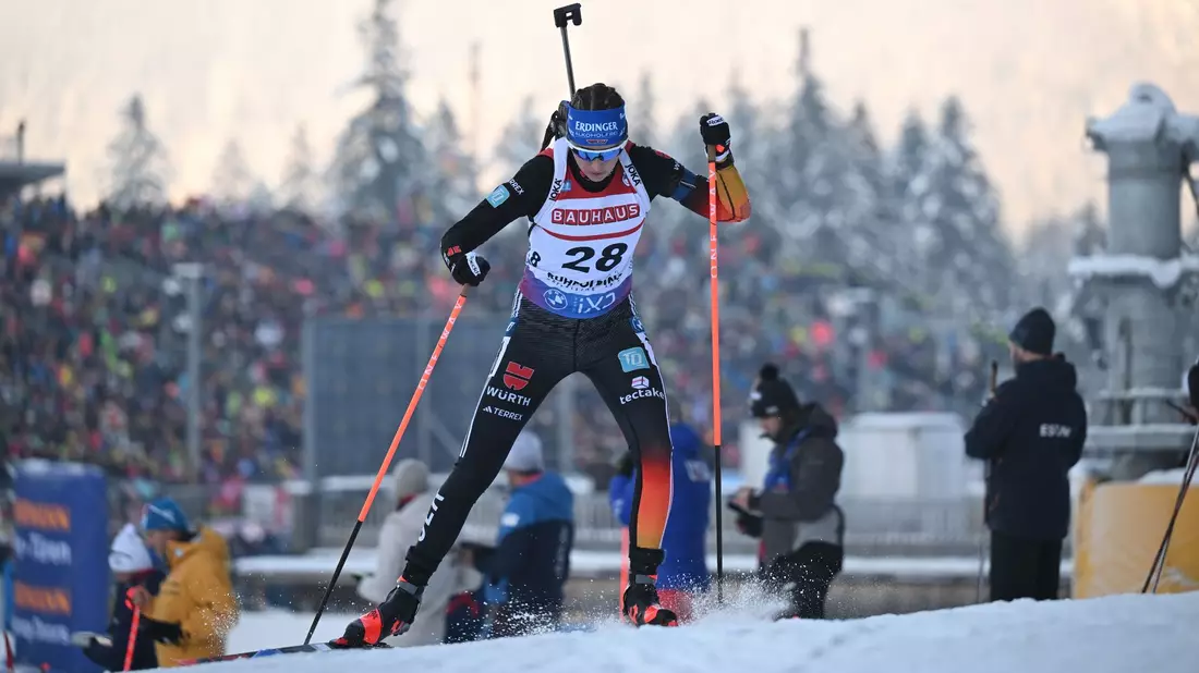 Franziska Preuß musste beim Sprint in Ruhpolding zweimal in die Strafrunde. - Bild: Sven Hoppe/dpa