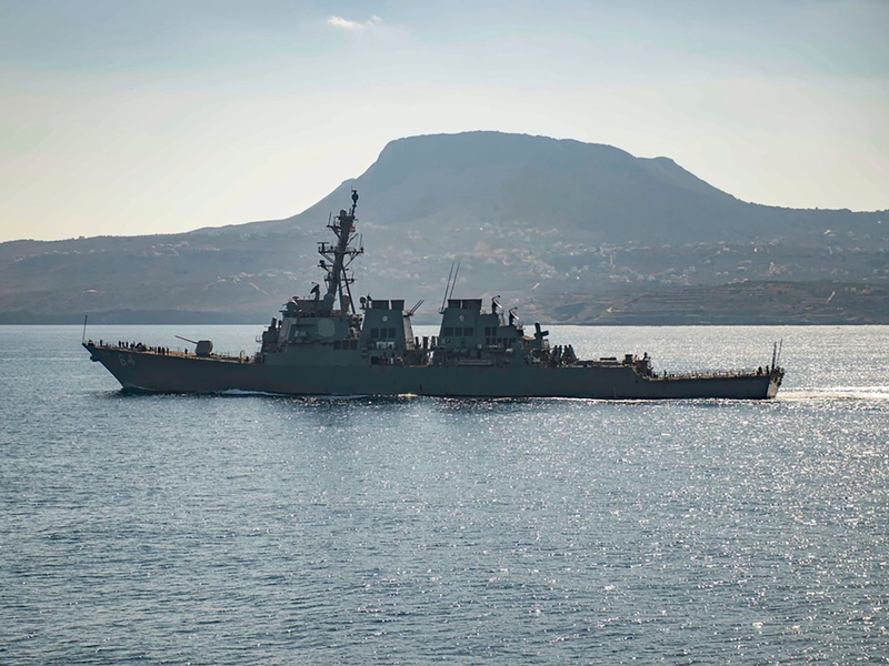 Die USA haben erneut eine Stellung der vom Iran unterstützten Huthi-Rebellen angegriffen. - Foto: Petty Officer 3rd Class Bill Dod/US Navy/AP/dpa