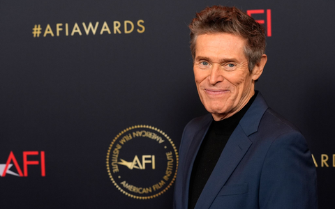 Die Trophäen-Saison ist in Hollywood in vollem Gange: Willem Dafoe kommt zur Verleihung der AFI Awards in Beverly Hills. - Foto: Chris Pizzello/Invision/AP Die Trophäen-Saison ist in Hollywood in vollem Gange: Willem Dafoe kommt zur Verleihung der AFI Awards in Beverly Hills. - Foto: Chris Pizzello/Invision/AP