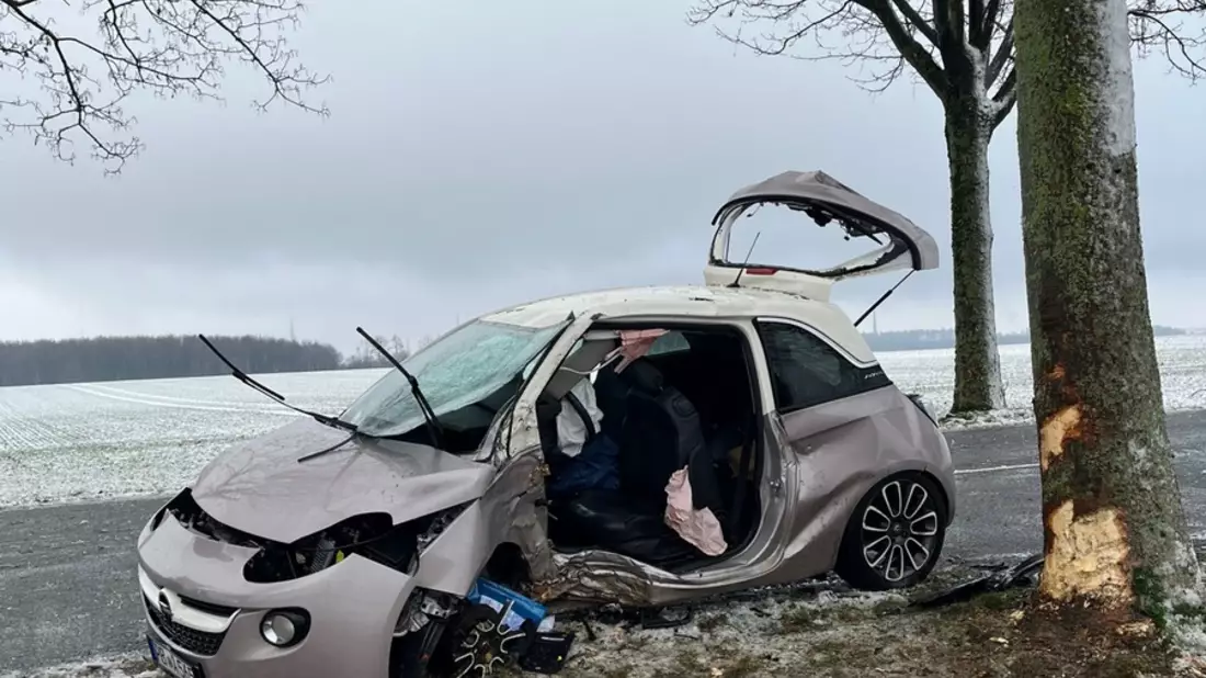POL-PB: 2 Unfällen mit hohem Sachschaden - 2 mal waren Sommerreifen montiert - Bild: presseportal.de