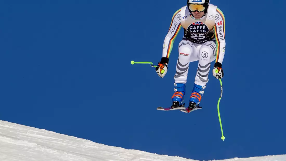Am Samstag geht er aber in Kitzbühel noch einmal an den Start: Thomas Dreßen. - Bild: Jean-Christophe Bott/KEYSTONE/dpa