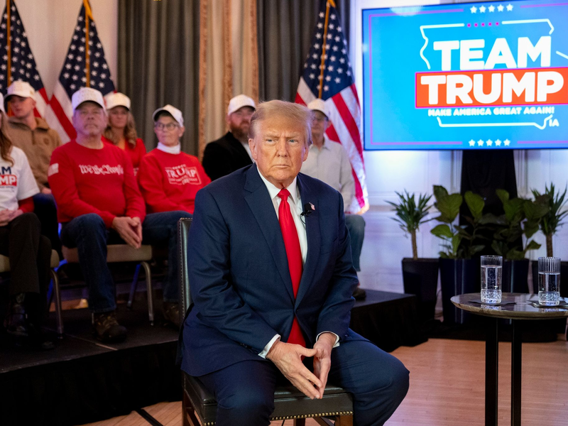 Der frühere US-Präsident und republikanische Präsidentschaftskandidat Donald Trump nimmt an einer virtuellen Kundgebung in Iowa teil. - Foto: Andrew Harnik/AP/dpa