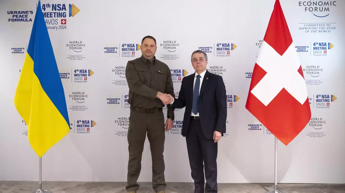 Einen Tag vor Beginn des Weltwirtschaftsforums (WEF) organisieren die Ukraine und die Schweiz in Davos eine Konferenz zu den ukrainischen Friedensplänen. - Bild: Gian Ehrenzeller/KEYSTONE/dpa