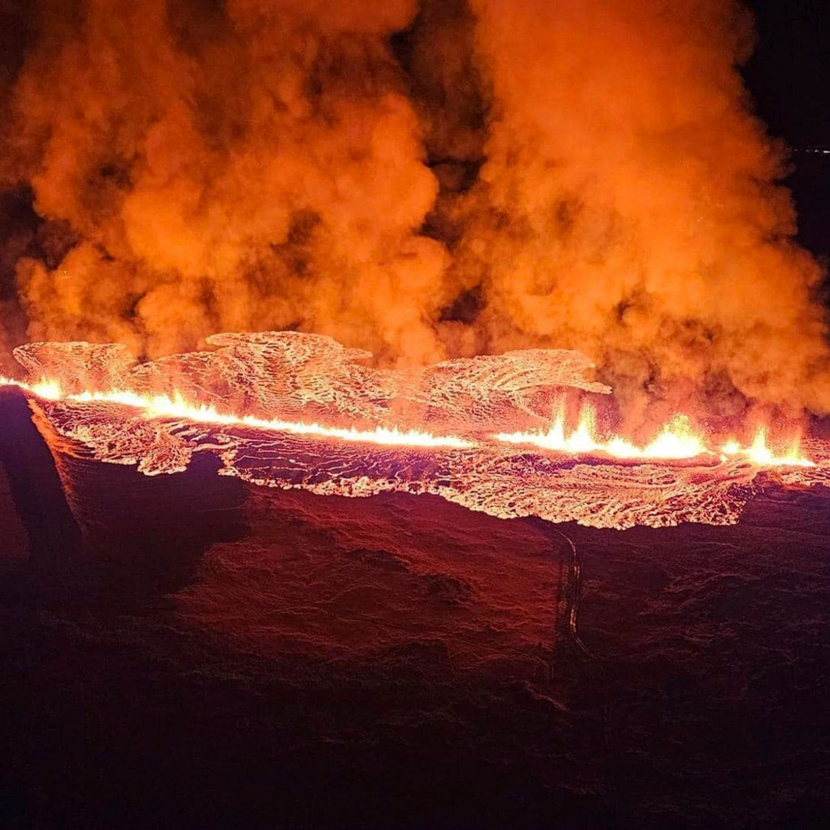 Die Lava beim Ausbruch des Vulkans auf Island. - Foto: Uncredited/Icelandic Civil Protection/AP/dpa