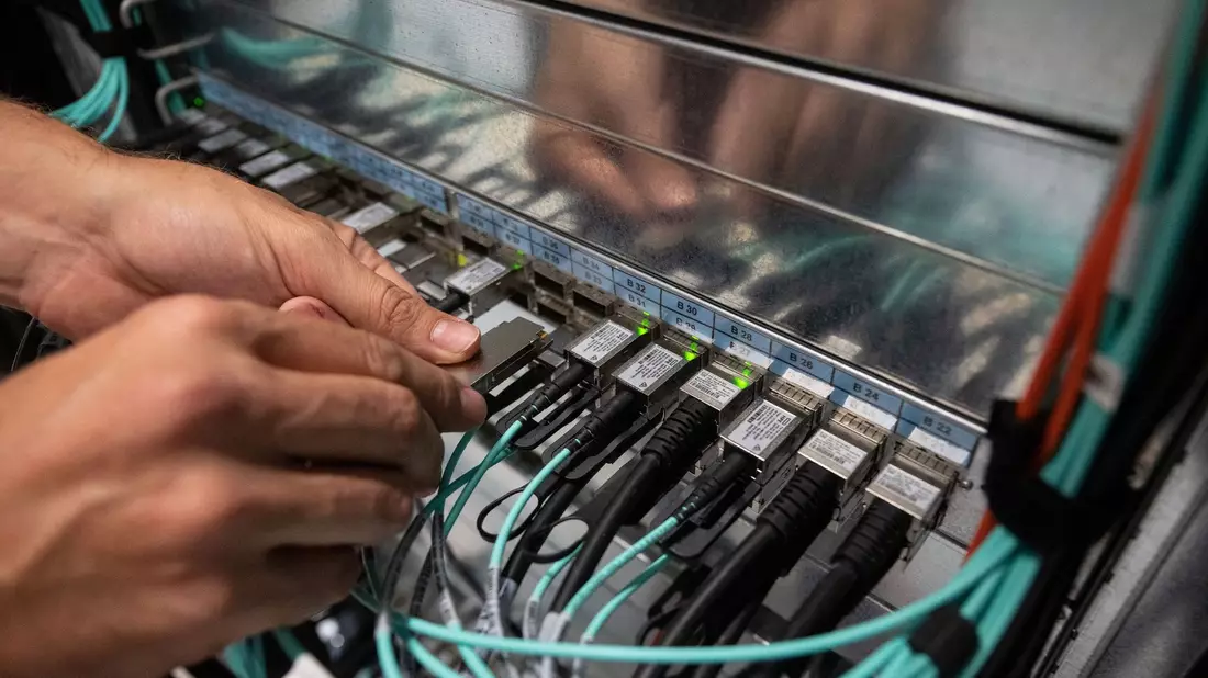 Im Jahr 2022 stieg die Zahl der Erwerbstätigen in der Digitalbranche um rund sechs Prozent. - Bild: Marijan Murat/dpa