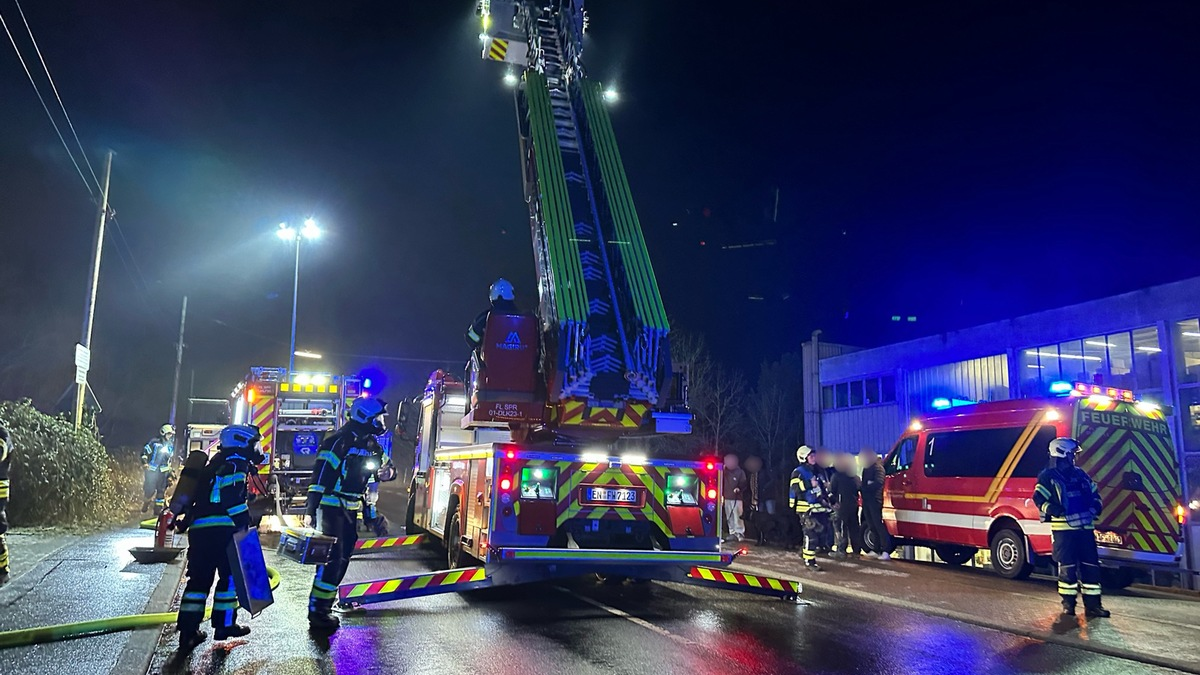 FW-EN: Kaminbrand an der Wuppertaler Straße - Foto: presseportal.de