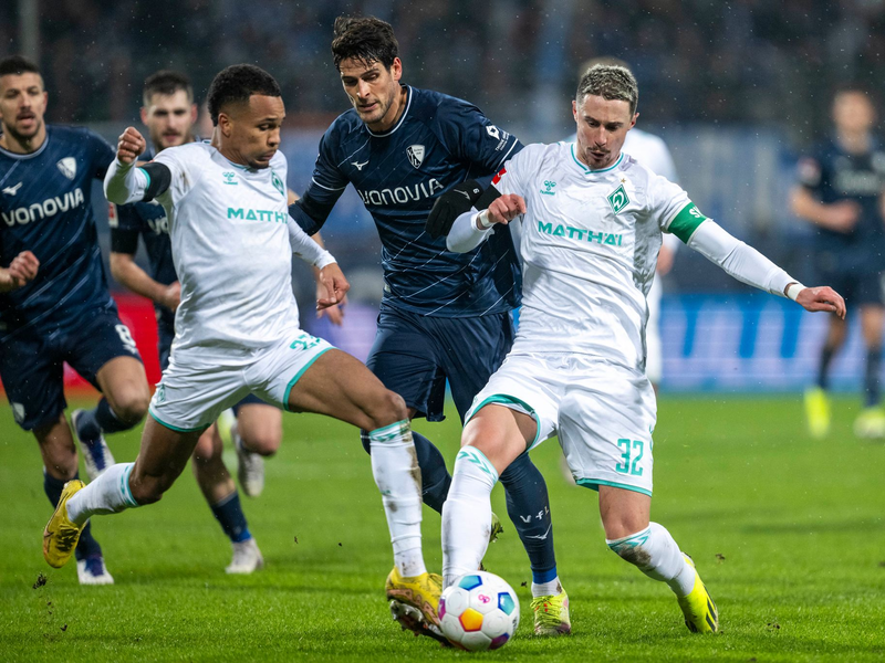 Der Vfl Bochum und der SV Werder Bremen trennten sich nach einem späten Bremer Ausgleichstreffer 1:1. - Foto: David Inderlied/dpa