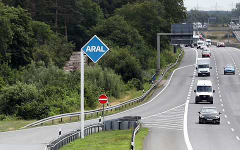 Aral-Tankstelle an einer Autobahn (Archiv) - Foto: über dts Nachrichtenagentur