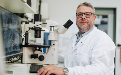 Krebsheilung in der Petrischale - Krebsforscher Dr. Christian Regenbrecht entwickelt Reverse Clinical Engineering® - Foto: presseportal.de