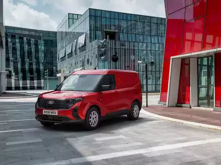 Der neue Ford Transit Courier: Außen kompakt, innen ein besonders leistungsfähiger, bestens vernetzter Raumriese - Foto: presseportal.de
