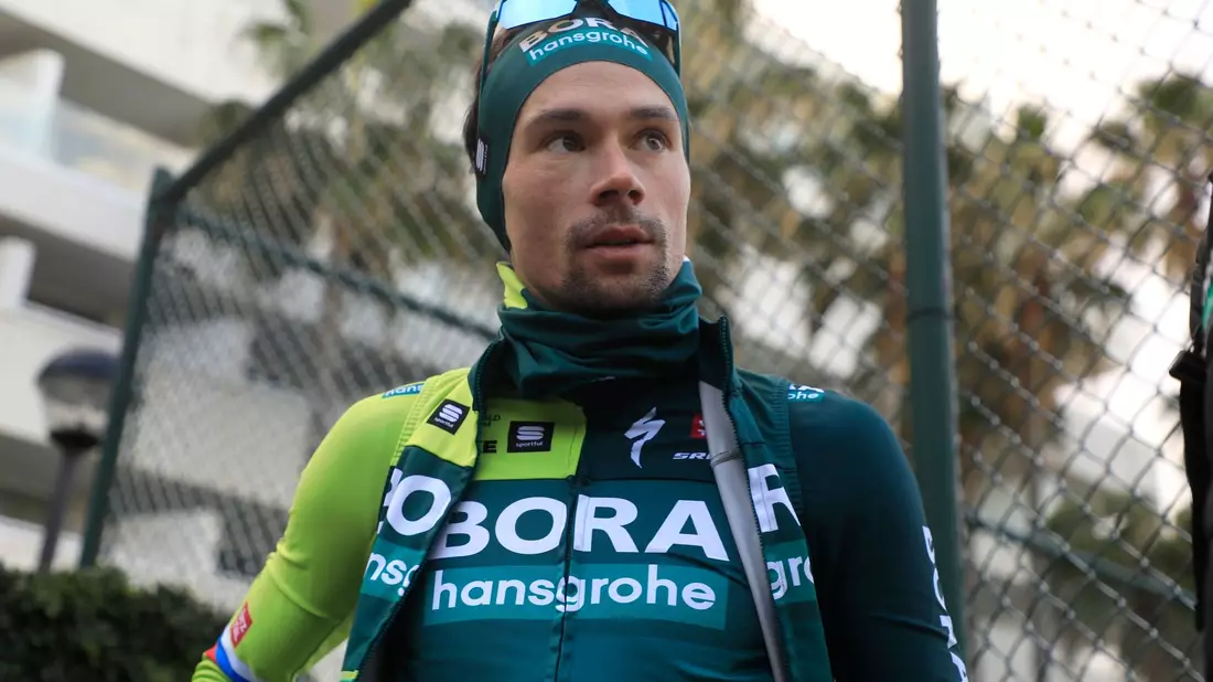 Primoz Roglic führt die Baskenland-Rundfahrt weiter an. - Bild: Clara Margais/dpa