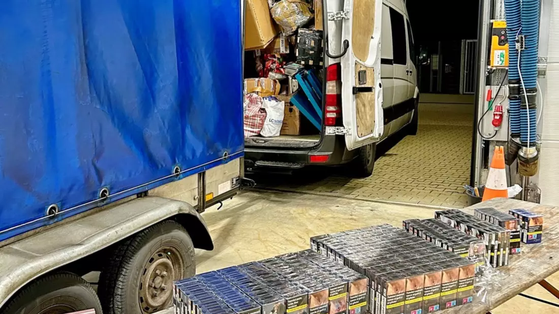 HZA-SB: 4.080 Zigaretten und 600 Heets sichergestellt - Ein erfolgreicher Freitagabend für den Saarbrücker ZOLL - Bild: presseportal.de
