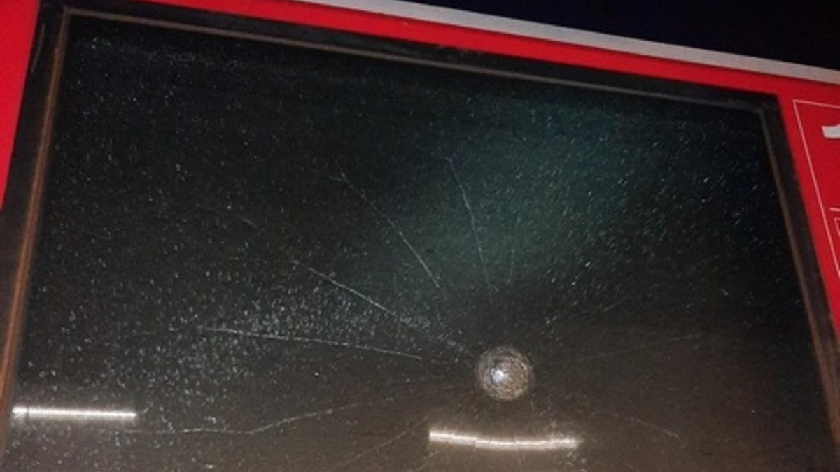 BPOL-FL: RD - Unbekannte legen Findling auf Gleis und bewerfen Zug - Bundespolizei sucht Zeugen - Foto: presseportal.de