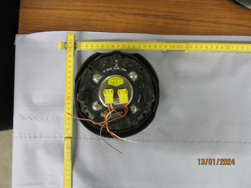 Bundespolizeidirektion München: Airbag mit Zündladung im Gepäck - Bundespolizei ermittelt - Foto: presseportal.de