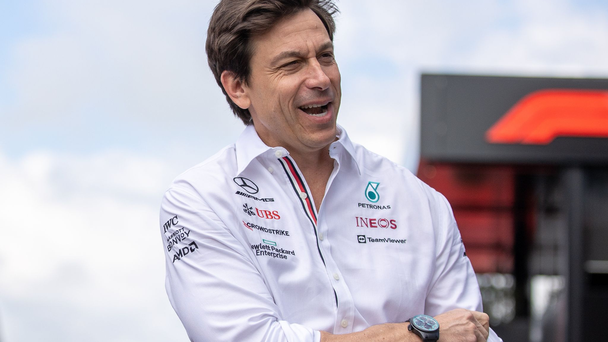 Verlängerte seinen Vertrag bei Mercedes: Teamchef Toto Wolff. - Foto: Expa/Johann Groder/apa/dpa