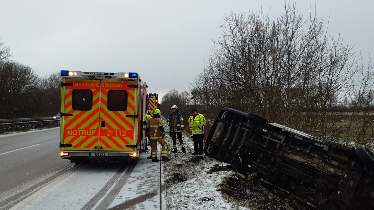FW Bremerhaven: Feuerwehr Bremerhaven rückt zu zwei Verkehrsunfällen auf der Bundesautobahn 27 aus - Foto: presseportal.de