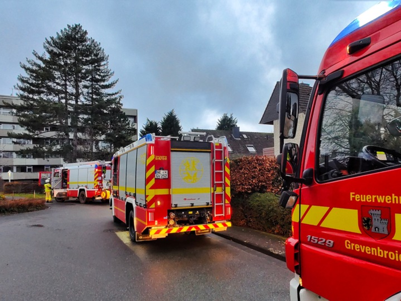 FW Grevenbroich: Sprühsahne löst Feuerwehreinsatz aus / Warnhinweise und Aufschrift alarmierten Finder - Foto: presseportal.de