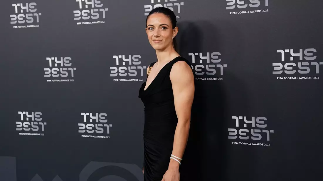 Aitana Bonmati lächelt bei ihrer Ankunft zu den Best FIFA Football Awards. - Bild: John Walton/PA Wire/dpa