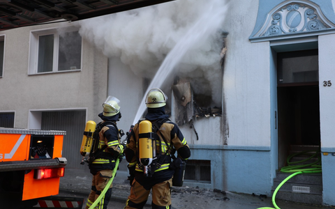 FW-E: Brennender Adventskranz verursacht Zimmerbrand - keine Verletzten - Foto: presseportal.de