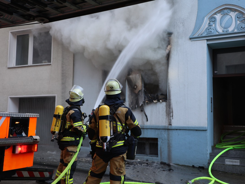 FW-E: Brennender Adventskranz verursacht Zimmerbrand - keine Verletzten - Foto: presseportal.de