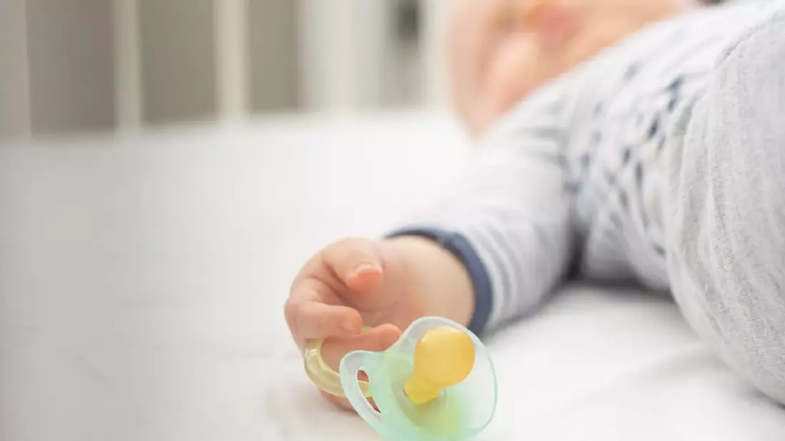 Tschüss Schnuller - so gelingt´s / Apothekenmagazin ELTERN gibt Tipps, wie sich Kinder von ihrem Schnuller trennen können - Bild: presseportal.de