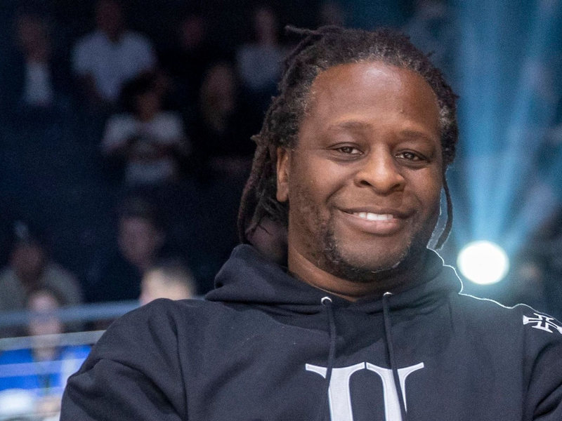 Der Moderator Mola Adebisi wird Papa. - Foto: Marco Steinbrenner/dpa