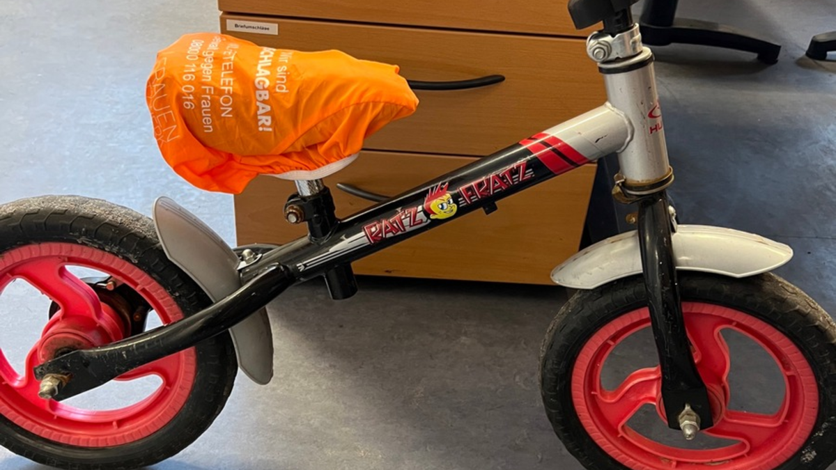 POL-IZ: 24016.2 Itzehoe: Kleines Laufrad aufgefunden - Foto: presseportal.de