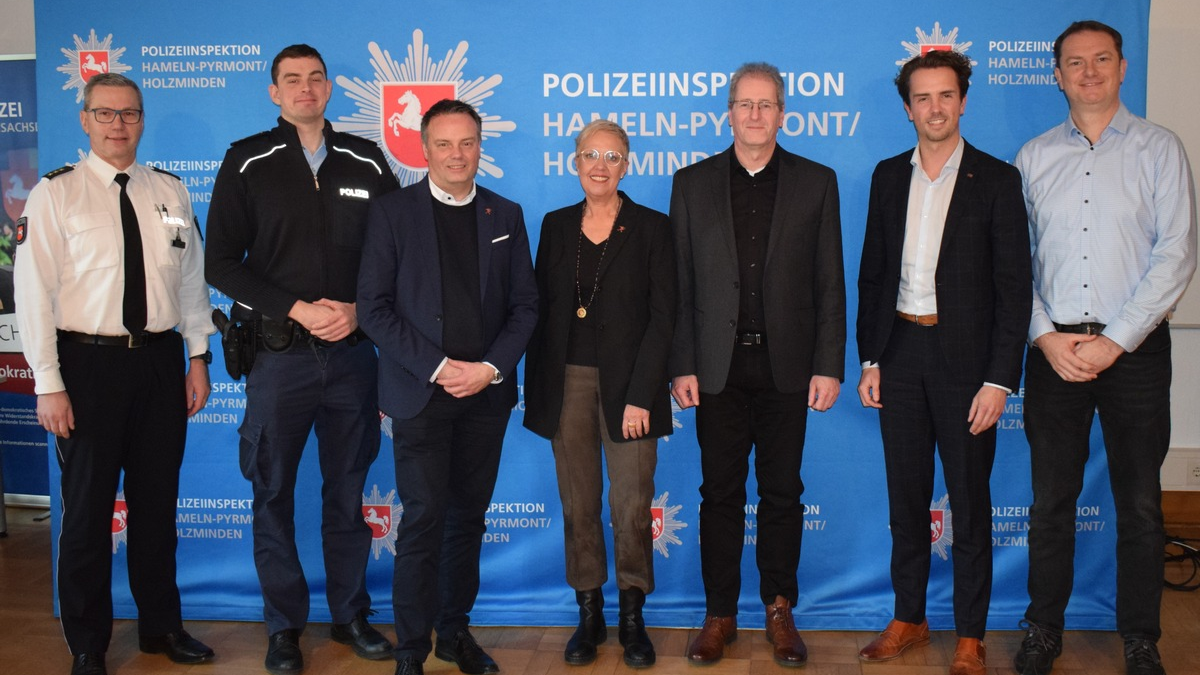 POL-HM: Sicherheit am Hamelner Bahnhof - Foto: presseportal.de