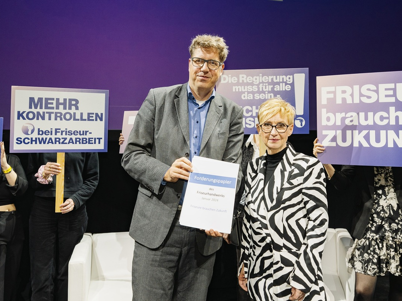Einigung und politische Stärkung der Friseurbranche beim Zukunftskongress FriseurHandwerk - Foto: presseportal.de