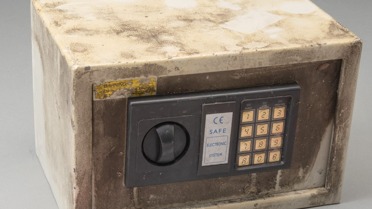 POL-LIP: Detmold-Pivitsheide. Tresor gefunden - Besitzer gesucht. - Foto: presseportal.de