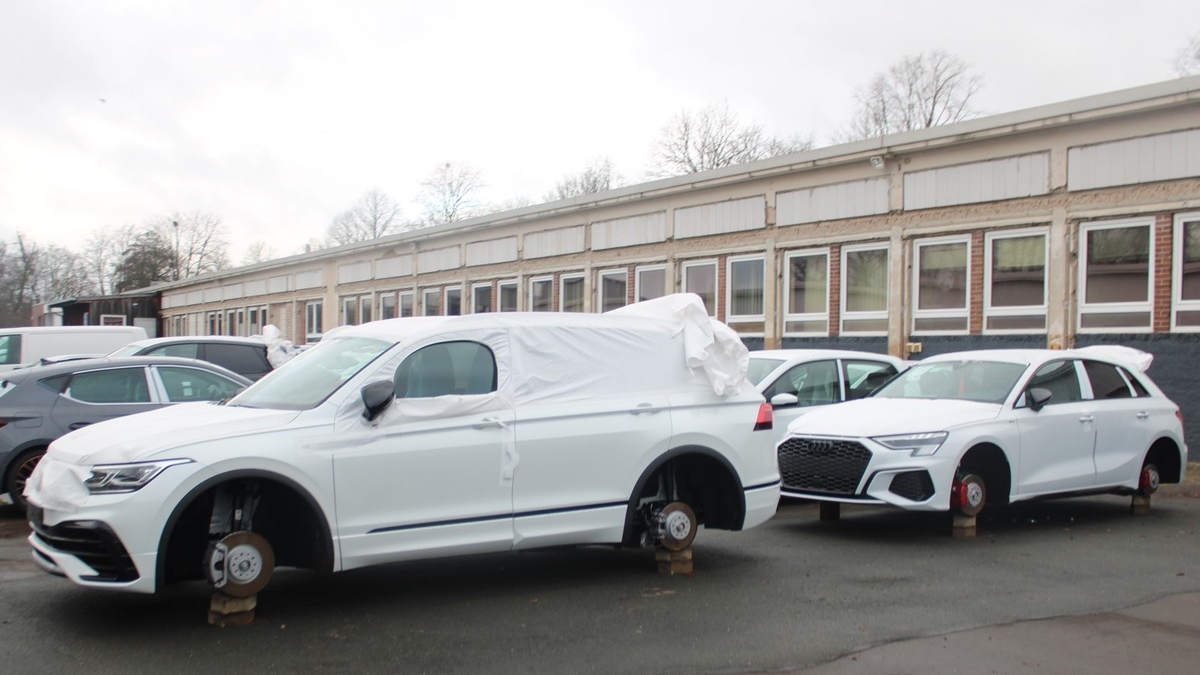 POL-MI: 15 Felgensätze abgeschraubt und gestohlen - Foto: presseportal.de