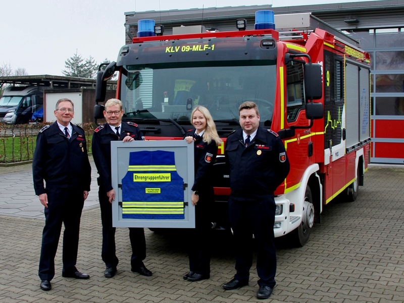FW-KLE: Neue Löschgruppenführung in Düffelward - Udo van Brakel zum Ehrenlöschgruppenführer ernannt - Foto: presseportal.de
