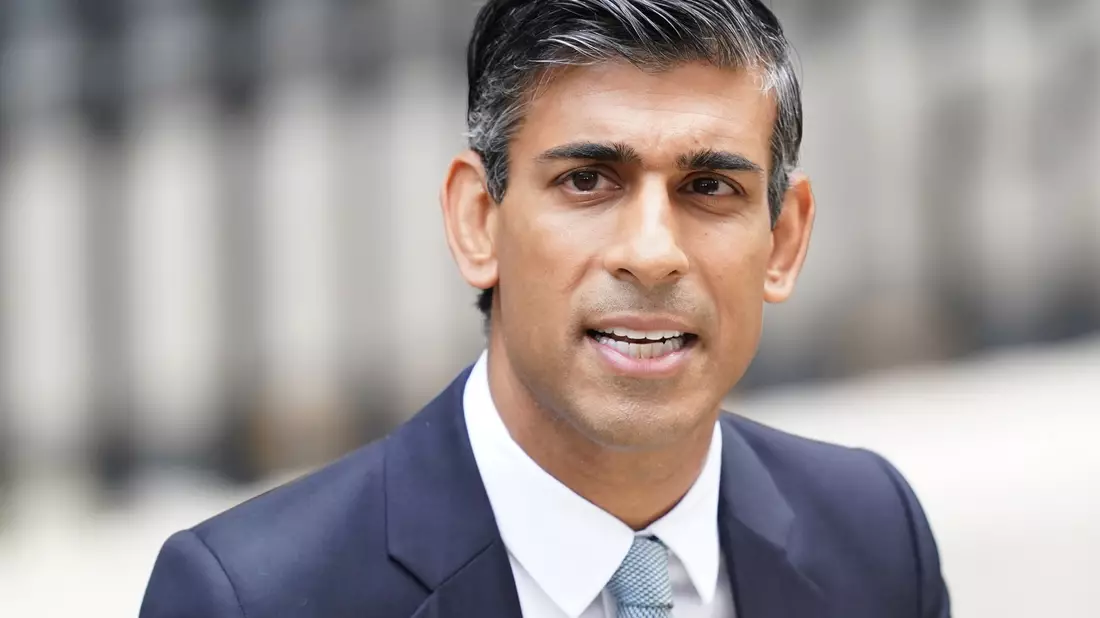 Premierminister Rishi Sunak und seine Regierung stehen in Kritik. - Bild: James Manning/PA Wire/dpa