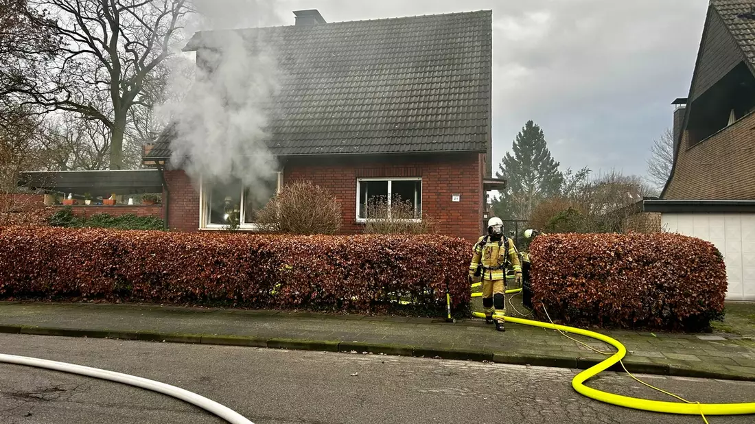 FW-RE: Wohnungsbrand - eine Person schwerst verletzt gerettet - Bild: presseportal.de