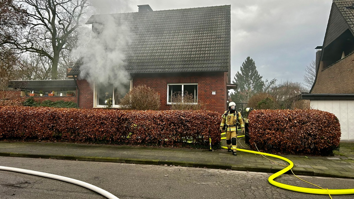 FW-RE: Wohnungsbrand - eine Person schwerst verletzt gerettet - Foto: presseportal.de