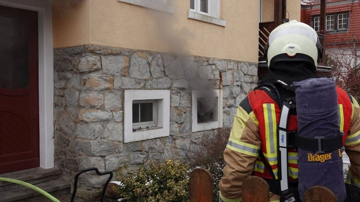 FW Dresden: Kellerbrand - Foto: presseportal.de