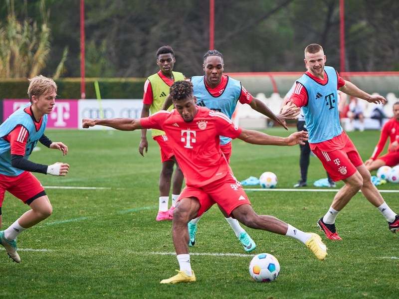 Eric Dier (r) reist wegen der Geburt seines ersten Kindes vorzeitig aus dem Bayern-Trainingslager ab. - Foto: -/FC Bayern München
/dpa