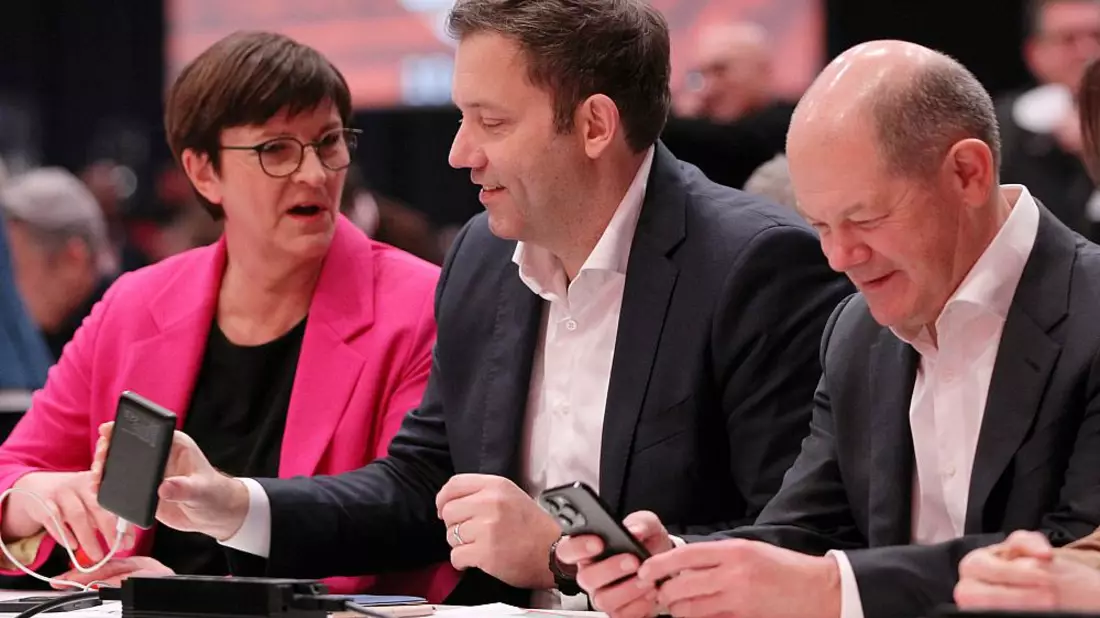 Saskia Esken, Lars Klingbeil, Olaf Scholz (Archiv) - Bild: über dts Nachrichtenagentur