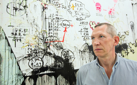 RED LINE - DAYS OF WAR 2022-2024: Deutsch-russischer Künstler Alexei Kostroma schafft meditative Chronik des Ukrainekriegs in Ölgemälden / Installation wird zwei Jahre alt - Foto: presseportal.de