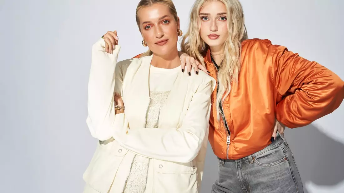 Catrice launcht erste Reality-Serie Own your Magic Studio: Karo Kauer und HoneyPuu stellen sich spannenden Challenges - Bild: presseportal.de